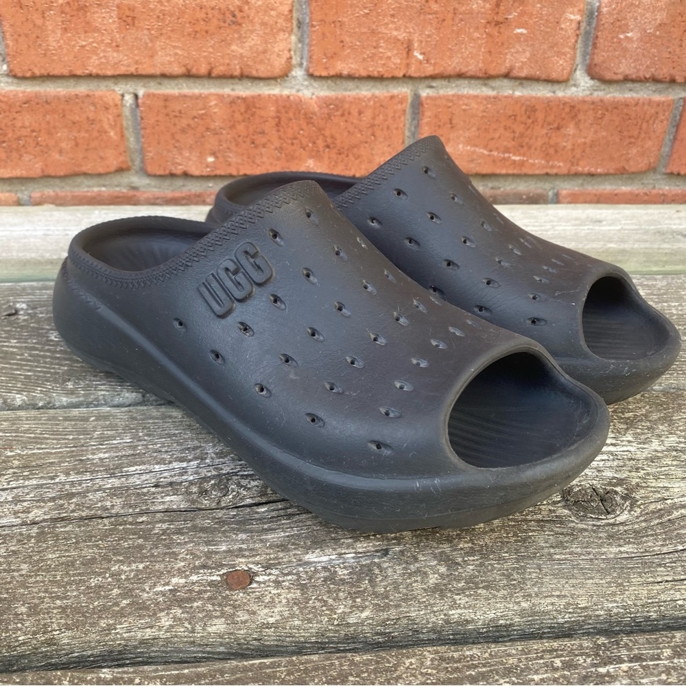 UGG Black Slide It Sandals M9